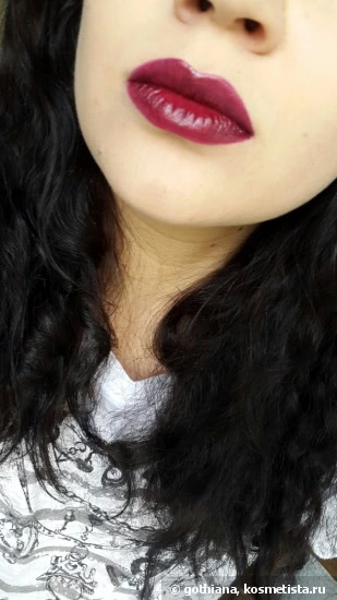 Фиолетовые губы с OCC Lip Tar в оттенке Black Dahila