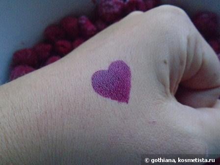 Фиолетовые губы с OCC Lip Tar в оттенке Black Dahila