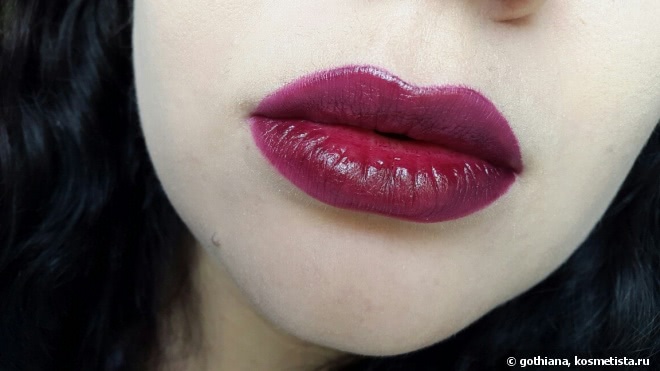Фиолетовые губы с OCC Lip Tar в оттенке Black Dahila