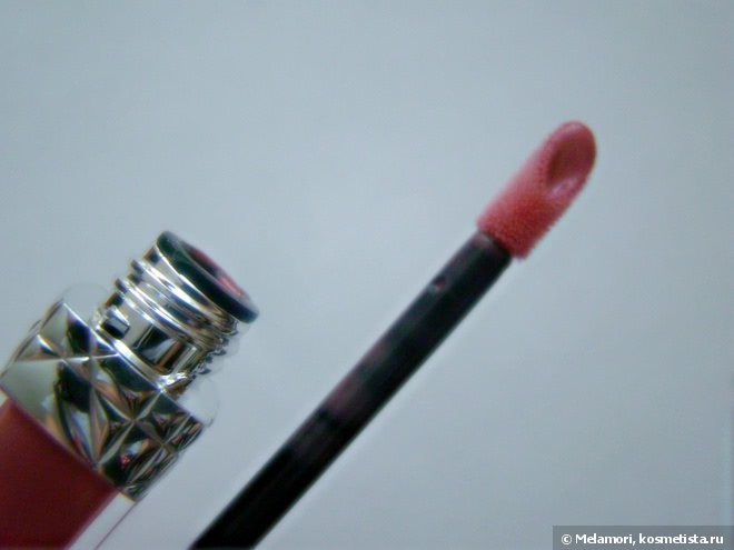 Новинка 2015 - Блеск для губ Dior Rouge Dior Brillant lipshine & care couture color #263 Swan