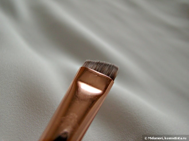 Чем я оформляю брови - тени от Guerlain, кисть от Zoeva, бесцветный гель от Anastasia Beverly Hills