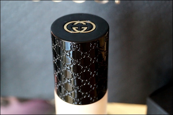 Gucci Lustrous Glow Foundation SPF 25 №050