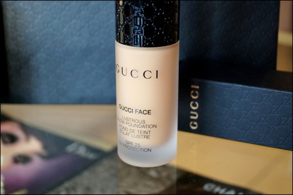 Gucci Lustrous Glow Foundation SPF 25 №050