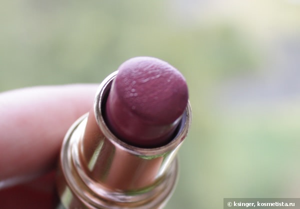 Губная помада с эффектом объема - Avon Beyond Color Lipstick Plumping Lip Color Divine Wine (винная ягода)