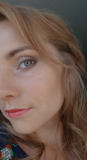 Очень летняя, нежно-золотистая помада Clinique Pop Lip Colour + Primer 18 Papaya Pop