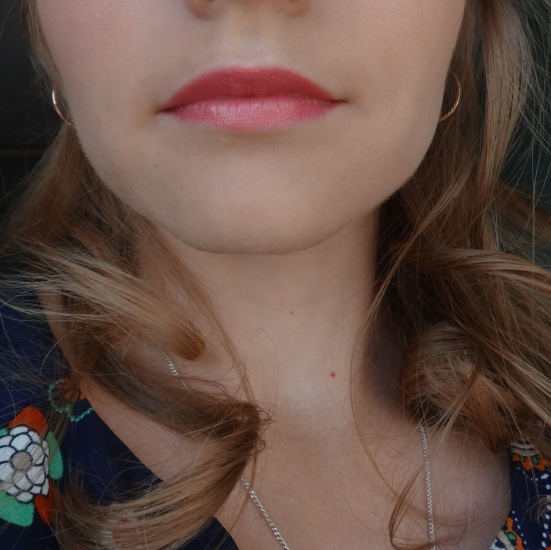 Очень летняя, нежно-золотистая помада Clinique Pop Lip Colour + Primer 18 Papaya Pop