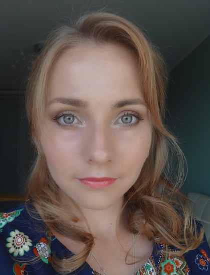 Очень летняя, нежно-золотистая помада Clinique Pop Lip Colour + Primer 18 Papaya Pop