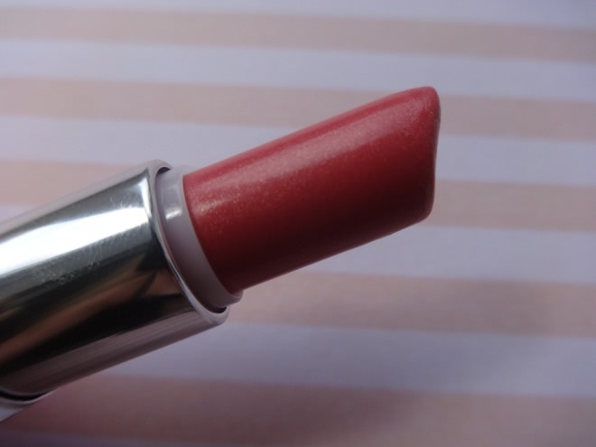 Очень летняя, нежно-золотистая помада Clinique Pop Lip Colour + Primer 18 Papaya Pop