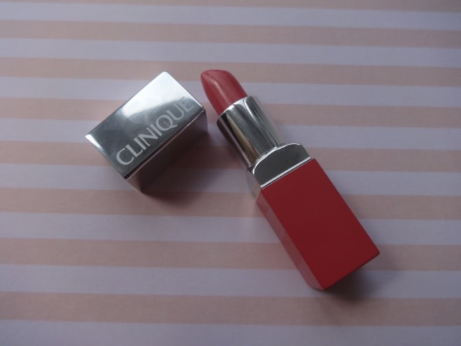 Очень летняя, нежно-золотистая помада Clinique Pop Lip Colour + Primer 18 Papaya Pop