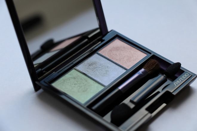 Shiseido Luminizing Satin Eye Color Trio BL 215 Static
