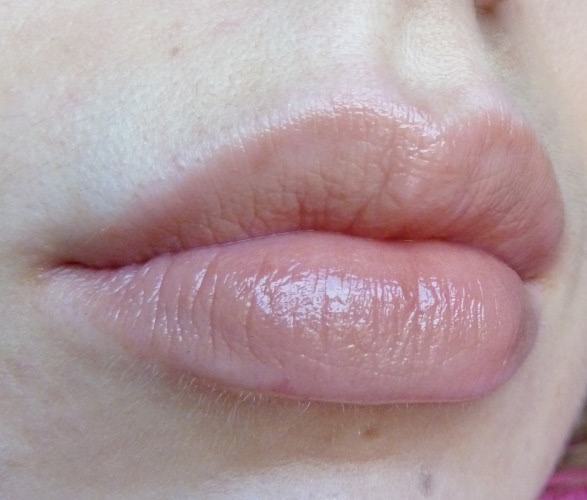 Увлажняющая губная помада Maybelline Hydra Extreme Lipstick #742 Luminous Beige