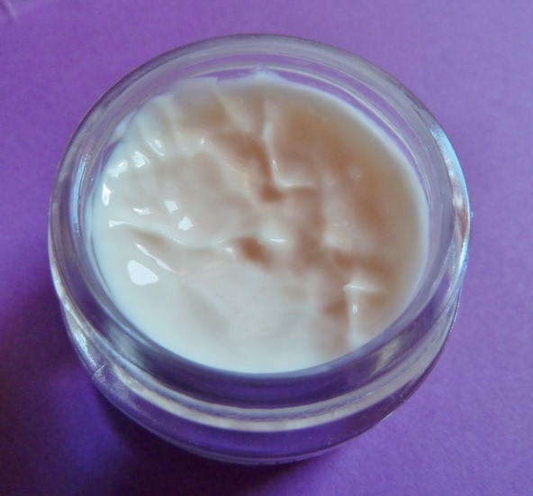 Уход за кожей вокруг глаз: KIEHL'S Creamy Eye Treatment with Avocado и Dr. Pierre Ricaud Regard Regard Jeunesse Integral Anti-Age Eye Contour Treatment