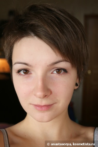Незаменимая Clinique Blended Face Powder and Brush #20 Invisible Blend