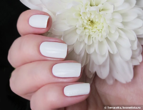 China Glaze Nail Lacquer With Hardeners 023 White On White