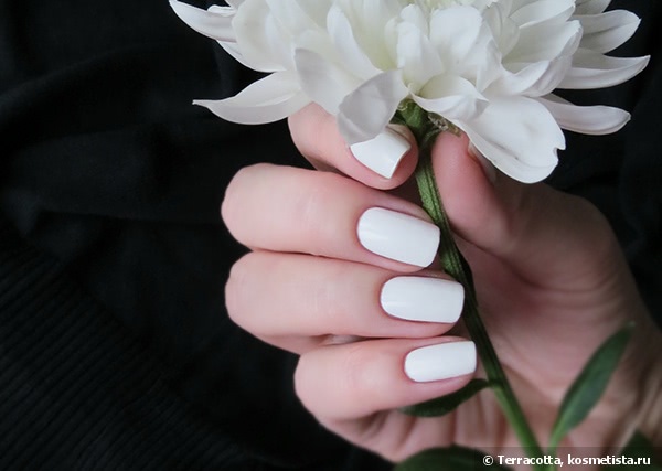 China Glaze Nail Lacquer With Hardeners 023 White On White