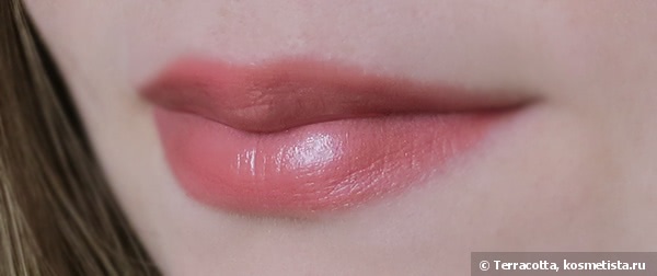 Увлажняющая помада для губ Limoni Lipstick 01