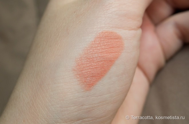 Матовая новинка Maybelline Colorshow Creamy Matte Lipcolor M301 Barely Nude
