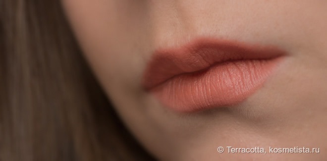 Матовая новинка Maybelline Colorshow Creamy Matte Lipcolor M301 Barely Nude