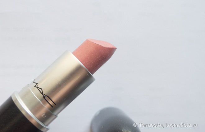 Достала из дальнего ящика MAC Cremesheen Lipstick Lustre Shy Shine