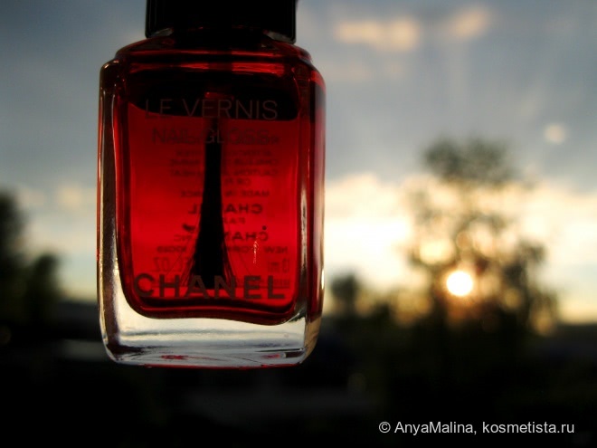 Дикий огонь Chanel Le Vernis Nail Gloss #530 Rouge Radical