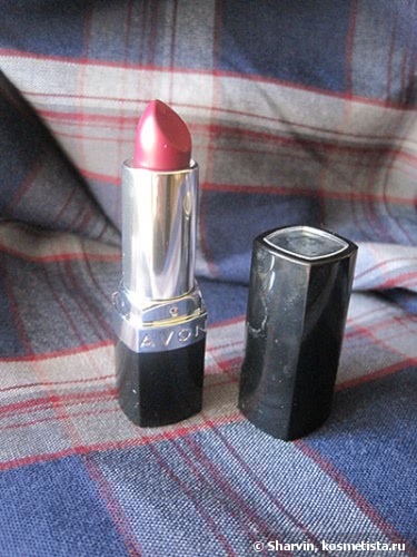 К западу от Октября. Губная помада Avon Ultra Color Bold Lipstick в оттенках 25910 Bold Bordeaux, 27258 Ruby Shock и 27288Sangria Shock