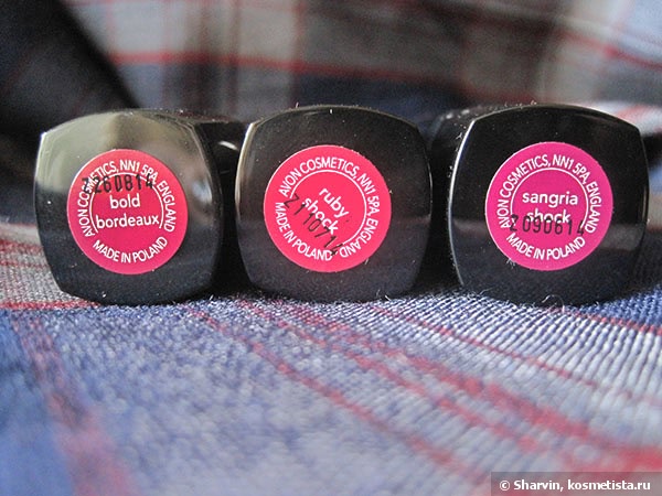 К западу от Октября. Губная помада Avon Ultra Color Bold Lipstick в оттенках 25910 Bold Bordeaux, 27258 Ruby Shock и 27288Sangria Shock