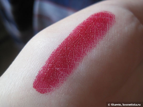 К западу от Октября. Губная помада Avon Ultra Color Bold Lipstick в оттенках 25910 Bold Bordeaux, 27258 Ruby Shock и 27288Sangria Shock