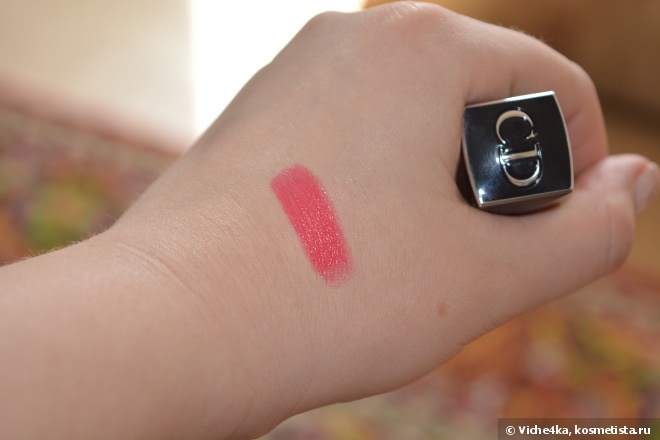Моя первая яркая помада Dior Rouge Dior Couture Color Voluptuous Care Lipstick № 775 Darling