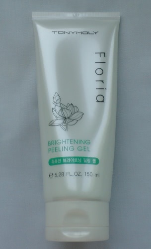 Уход от Lancome, Shiseido, Biotherm, Clarins, Biore, Clinique, Кора, L'Occitane, Caudalie, Tony Moly, Eos, Carmex и Nivea