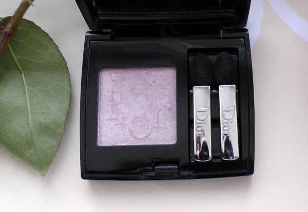 Светлые оттенки теней от Dior, Laura Mercier, Clarins, Catrice и the Balm