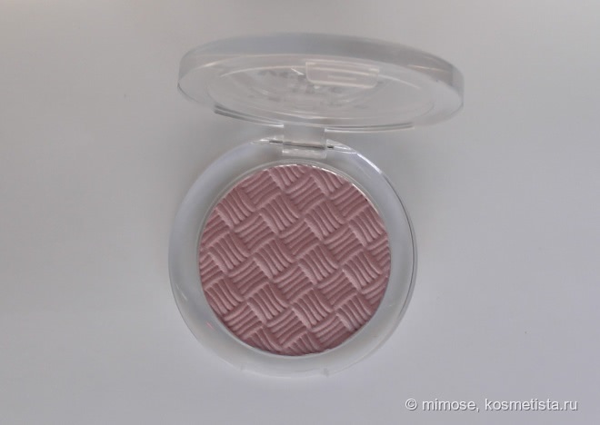 Essence the velvets eyeshadow #08 coral me maybe