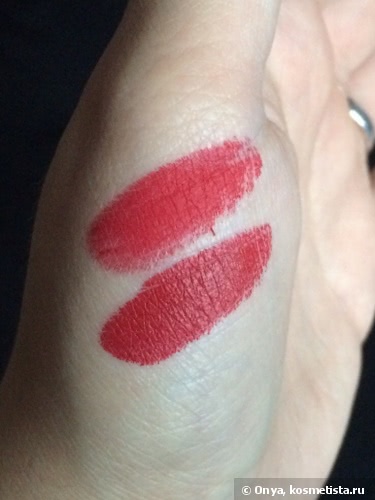 Сравнение идеальных красных: MAC Lipstick Retro Matte в оттенке Ruby Woo vs MAC Lipstick Matte в оттенке Russian Red