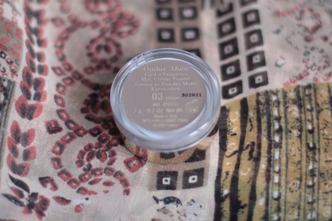 Clarins Ombre Matte Cream-to-Powder Matte Eyeshadow Smoothing & Long-Lasting в оттенке 03 Taupe