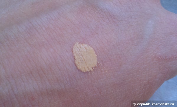 MAC Select Moisturecover Cache-Cernes NC 20