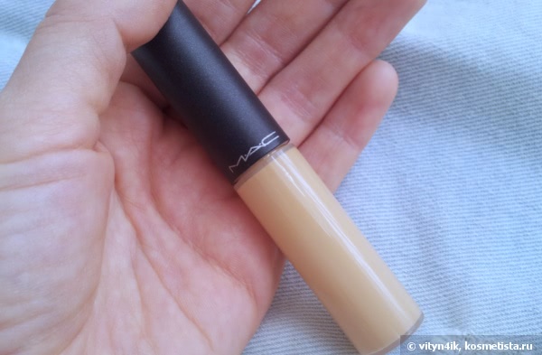 MAC Select Moisturecover Cache-Cernes NC 20