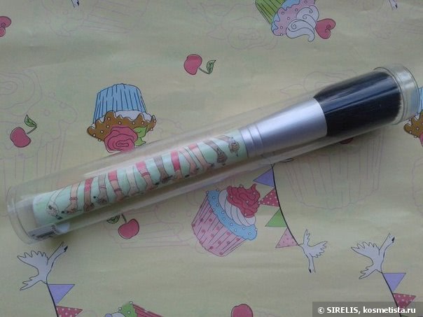 3 кисти помощницы от theBalm