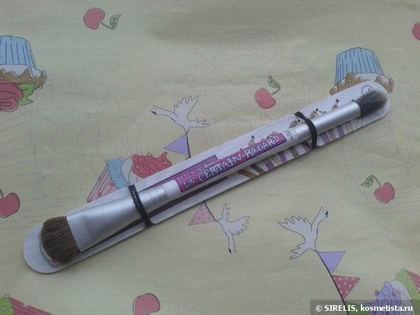 3 кисти помощницы от theBalm