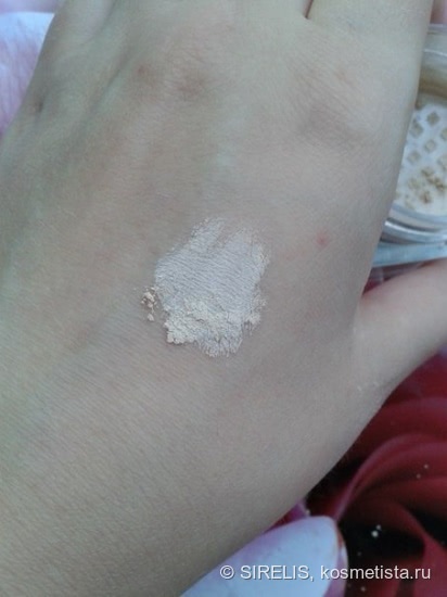 Самостоятельная.Невидимая.Идеальная. Рассыпчатая пудра Clarins Skin Illusion Mineral & Plant Extracts Loose Powder Foundation №103 (ivory)