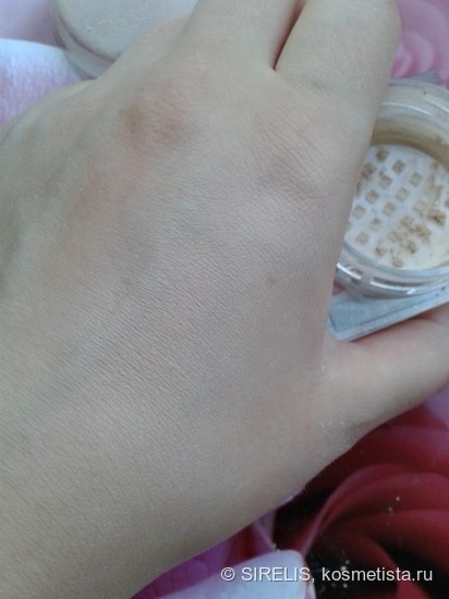 Самостоятельная.Невидимая.Идеальная. Рассыпчатая пудра Clarins Skin Illusion Mineral & Plant Extracts Loose Powder Foundation №103 (ivory)