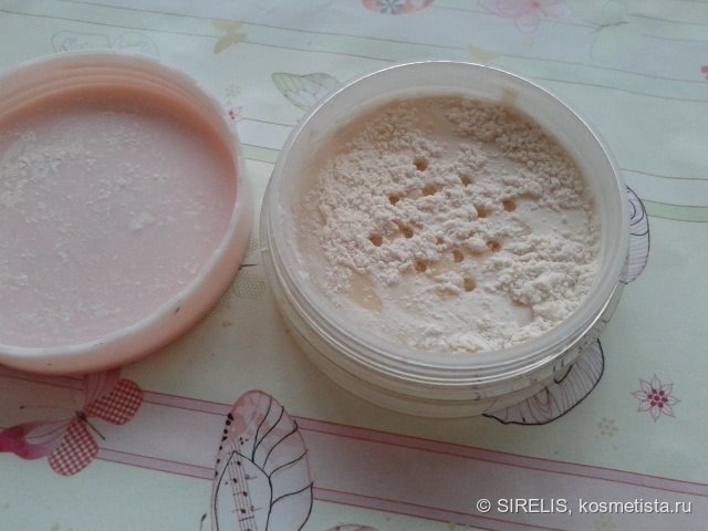 Матовая и гладкая кожа с пудрой Primed & Poreless Powder Too Faced