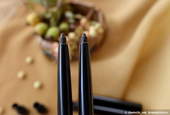 Chanel Les Automnales Fall 2015 Collection. Chanel Stylo Yuex Waterproof Eyeliner Long-Lasting Eyeliner #914 Feuilles, # 921 Pomme de Pin