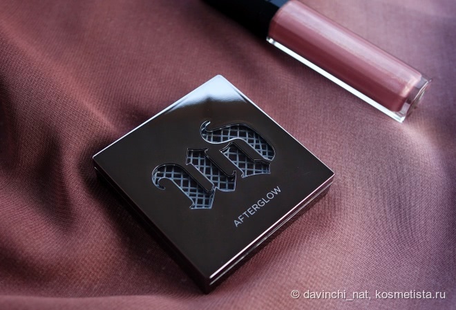 Жизнь в гармонии. Urban Decay Afterglow 8-Hour Powder Blush Rapture. Guerlain Gloss d’Enfer Maxi Shine Intense Colour & Shine Bare Lip Sensation #463 La Petit Robe Noir