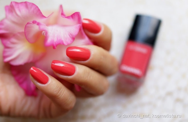 Одеяния лета. Dolce&Gabbana Dolce Matte Lipstick #512 Dolce Excelsa. Chanel Le Vernis Longwear Nail Colour # #524 Turban