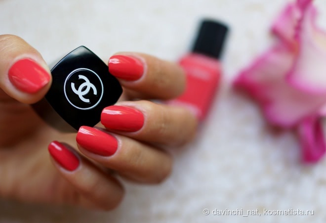 Одеяния лета. Dolce&Gabbana Dolce Matte Lipstick #512 Dolce Excelsa. Chanel Le Vernis Longwear Nail Colour # #524 Turban