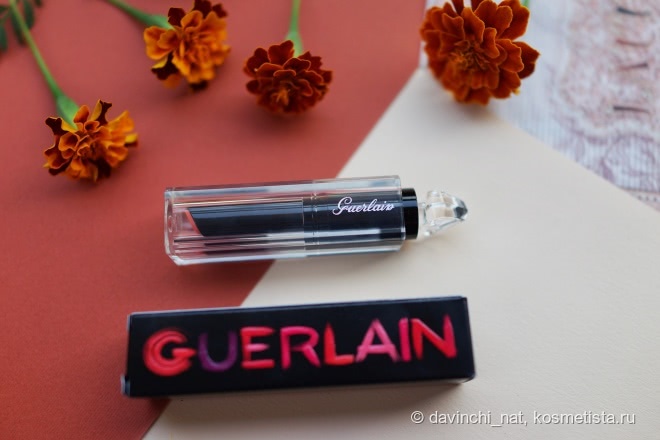 Guerlain La Petite Robe Noire Deliciously Shiny Lipstick # 010 Apri-Coat