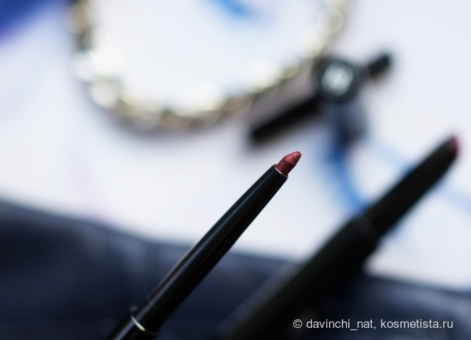 Бордо. По ту сторону себя. Chanel Rouge Coco Stylo Complette Care Lipshine #212 Recit. Chanel Stylo Yeux Waterproof Long-Lasting Eyeliner #928 Eros