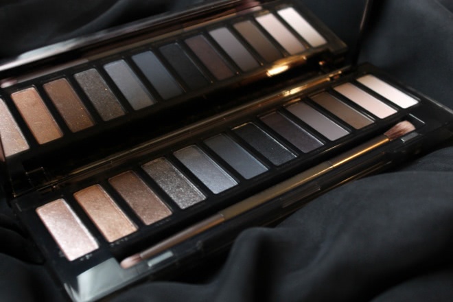 Urban Decay Naked Smoky Palette