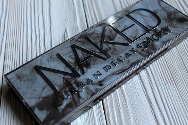 Urban Decay Naked Smoky Palette