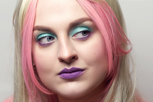 Tutorial. Color Contrast on Eye Makeup