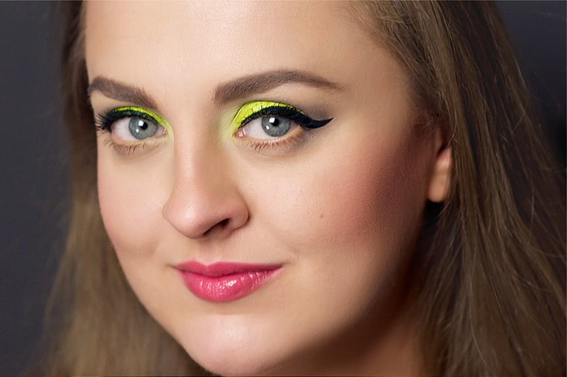 Tutorial. Lime & Winged Eyeliner